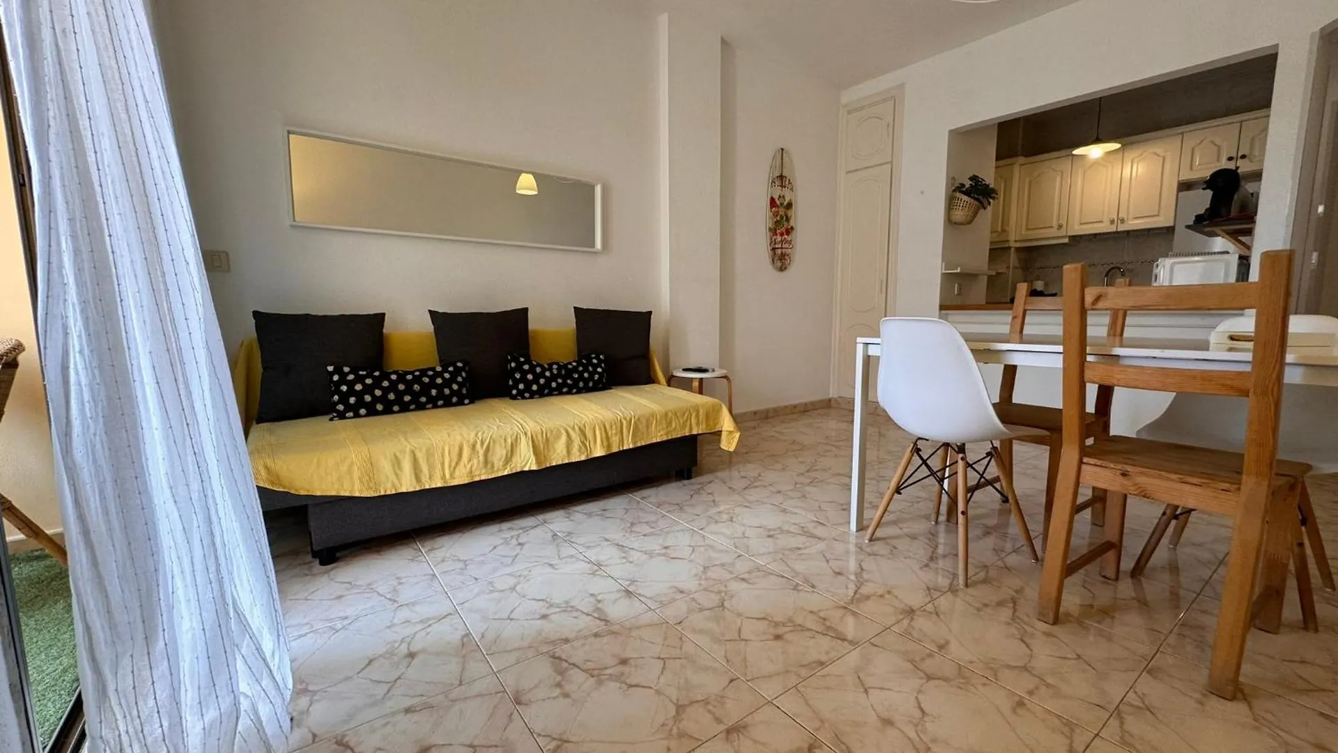 Apartamento alquilaencanarias El Medano Amanecer Cabezo Beach